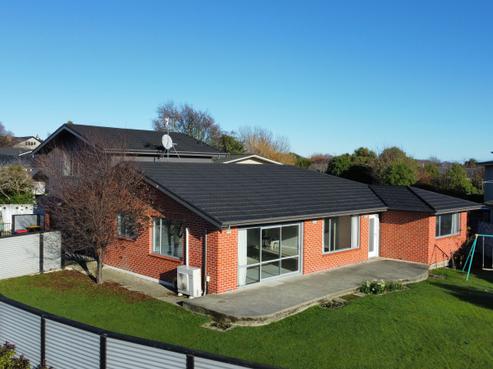 8 Cruickshank Crescent, Rosedale