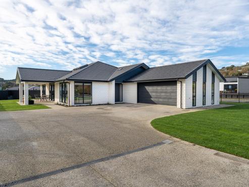 23 Cemetery Road, East Taieri