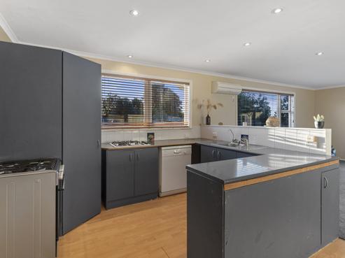 27 Eatwell Avenue, Paraparaumu Beach