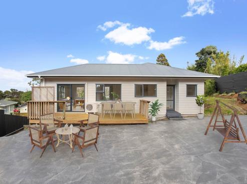 2/7 Hanui Place, Massey
