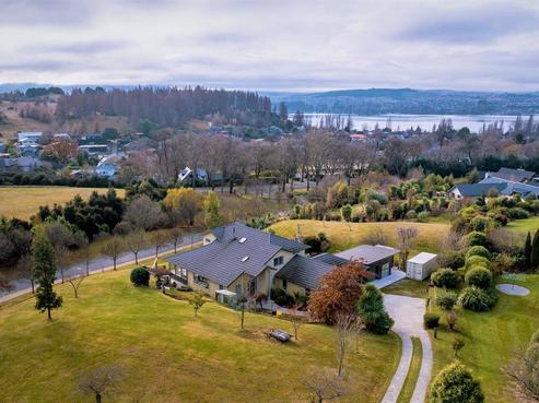 1 Hollyhock Lane, Wanaka