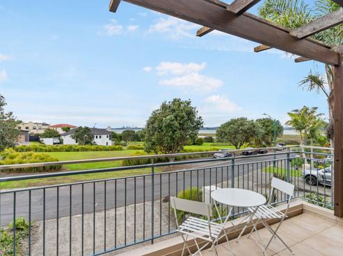40 Danica Esplanade, Te Atatu Peninsula