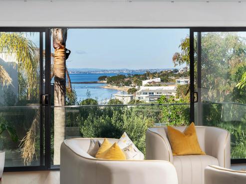 14B Beach Road, Castor Bay