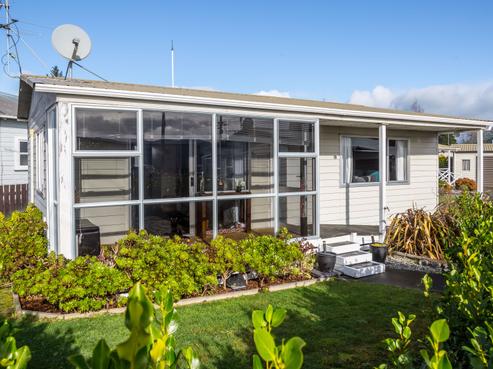 1B Wakelin Street, Carterton