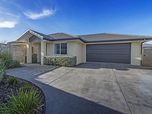 87 Sunline Avenue, Lincoln