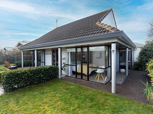 18 Windermere Road, Papanui