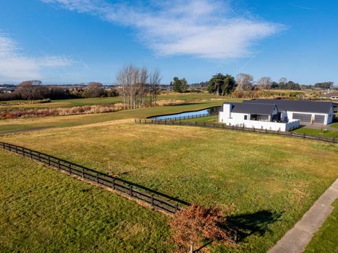32 Mapleham Drive, Pegasus