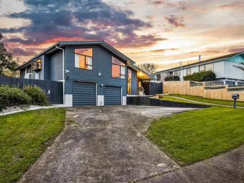13 Moxham Grove, Massey