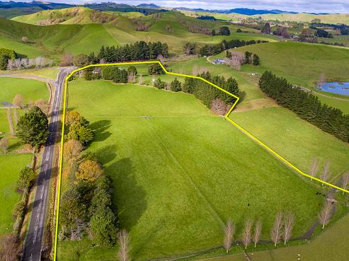 1212 Masterton Stronvar Road, Wainuioru