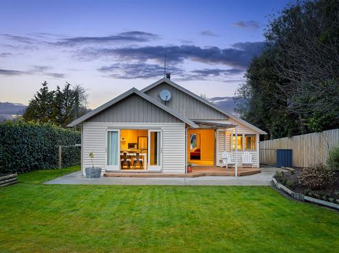 48 Queens Avenue, Waikuku Beach