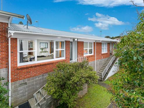2/4 Penzance Road, Mairangi Bay