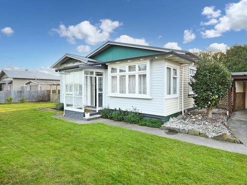 105 Park Road South, Akina