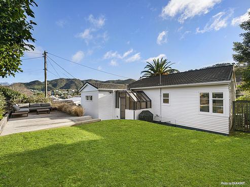 10 Wavell Street, Karori