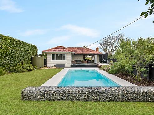 6 Helga Crescent, Te Atatu Peninsula