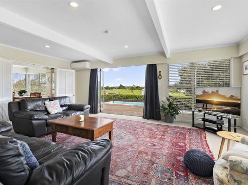 43 Stella Drive, Clarks Beach