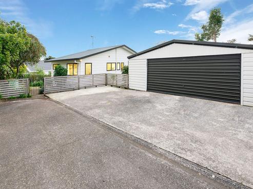 20 Hassan Drive, Massey