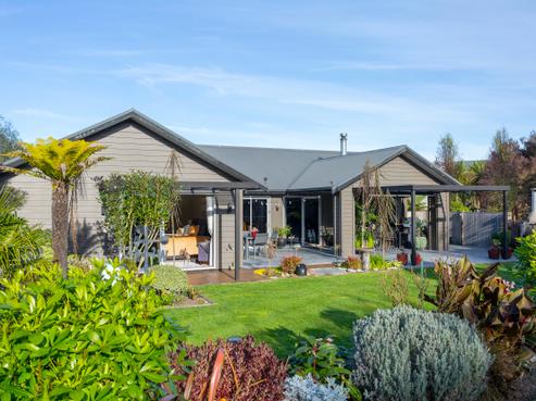 21 Stewart Glen, Acacia Bay