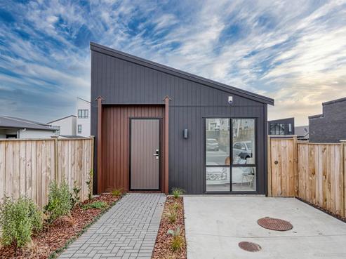 7 Herekino Street, Westgate