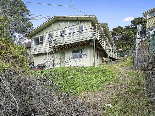 15B Gribble Grove, Stokes Valley