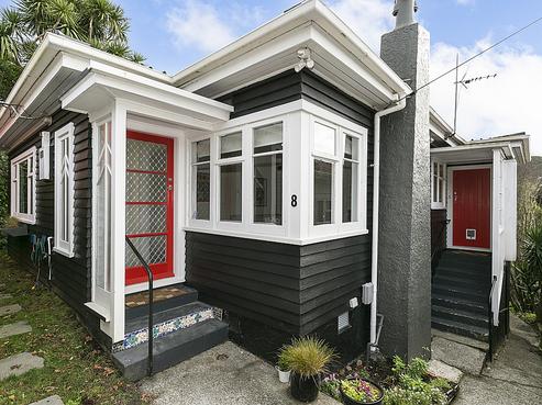 8 Collier Avenue, Karori