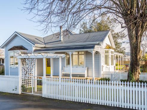 208 Main Street, Greytown