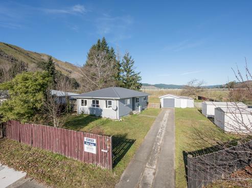 32 Matai Crescent, Tapawera