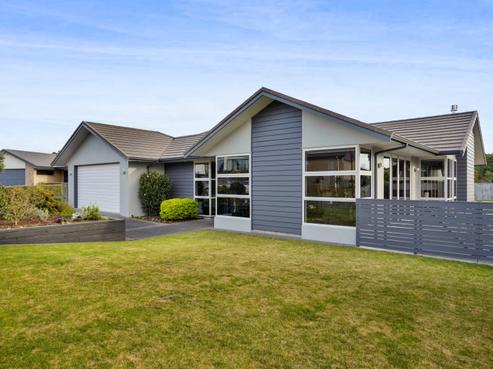 36 Redwood Crescent, Hurdon