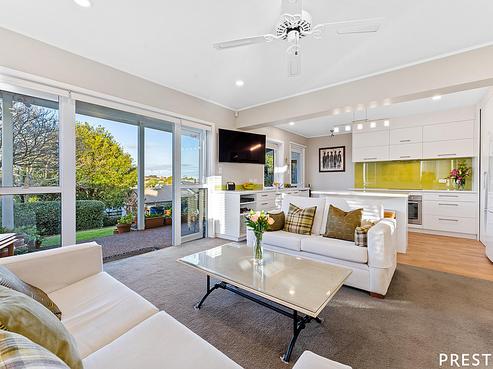 16 Knightsbridge Drive, Forrest Hill