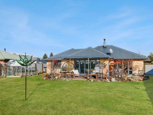 8 Rhoboro Road, Twizel