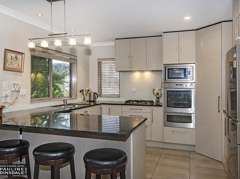 332A Western Hills Drive, Avenues