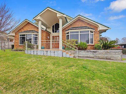4 Hunt Grove, Leamington