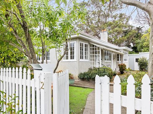 2 Bracken Street, Napier Hill