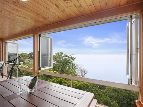 4 Crispe Road, Clarks Beach