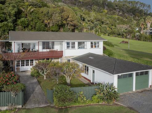 294 Thames Coast Road, Thornton Bay