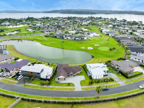 17 O'Farrell Drive, One Tree Point