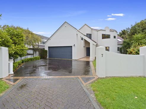7 Huia Place, Central Hutt