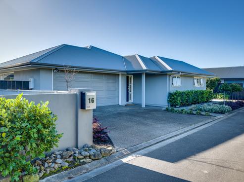 16 Bourke Place, Havelock North