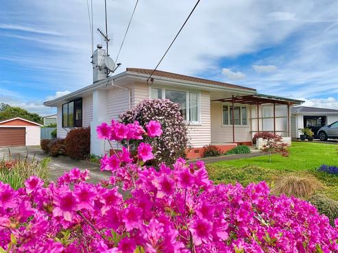 8 Jull Crescent, Waipukurau and Surrounds