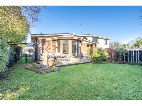 15 Bourke Street, Windsor