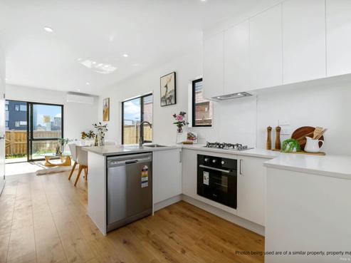 8 Creekside Way, Flat Bush