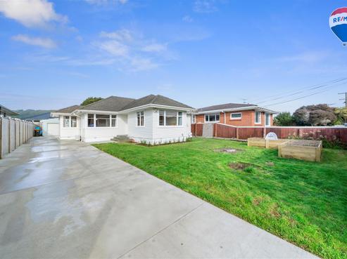 216 Taita Drive, Avalon
