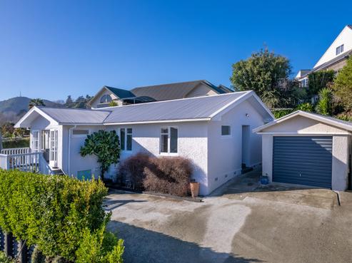 11 Cherry Avenue, Enner Glynn