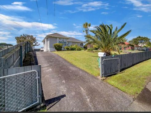 19 Ivon Road, Otara