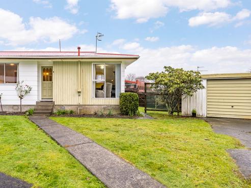 2/11 Topeka Grove, Totara Park