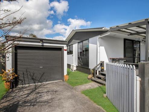 2/88D Kelvin Road, Papakura