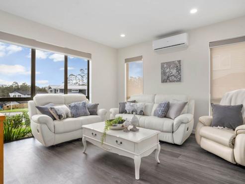 12 Celestial Crescent, Orewa