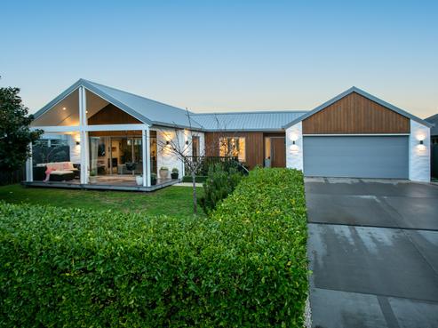 32 Norfolk Drive, Cambridge