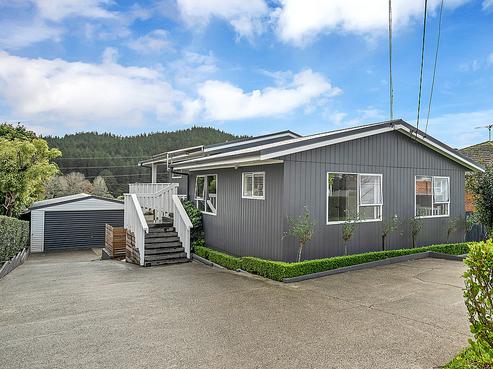 26 School Road, Riverhead