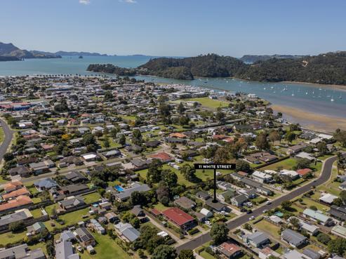 11 White Street, Whitianga