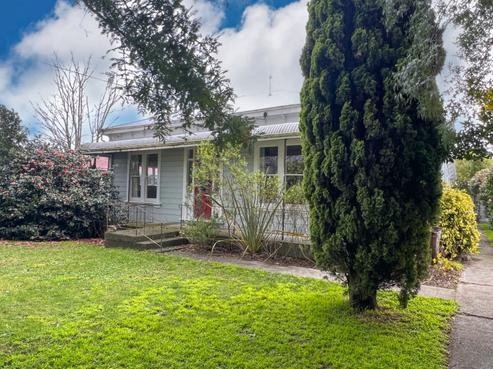 224 High Street South, Carterton